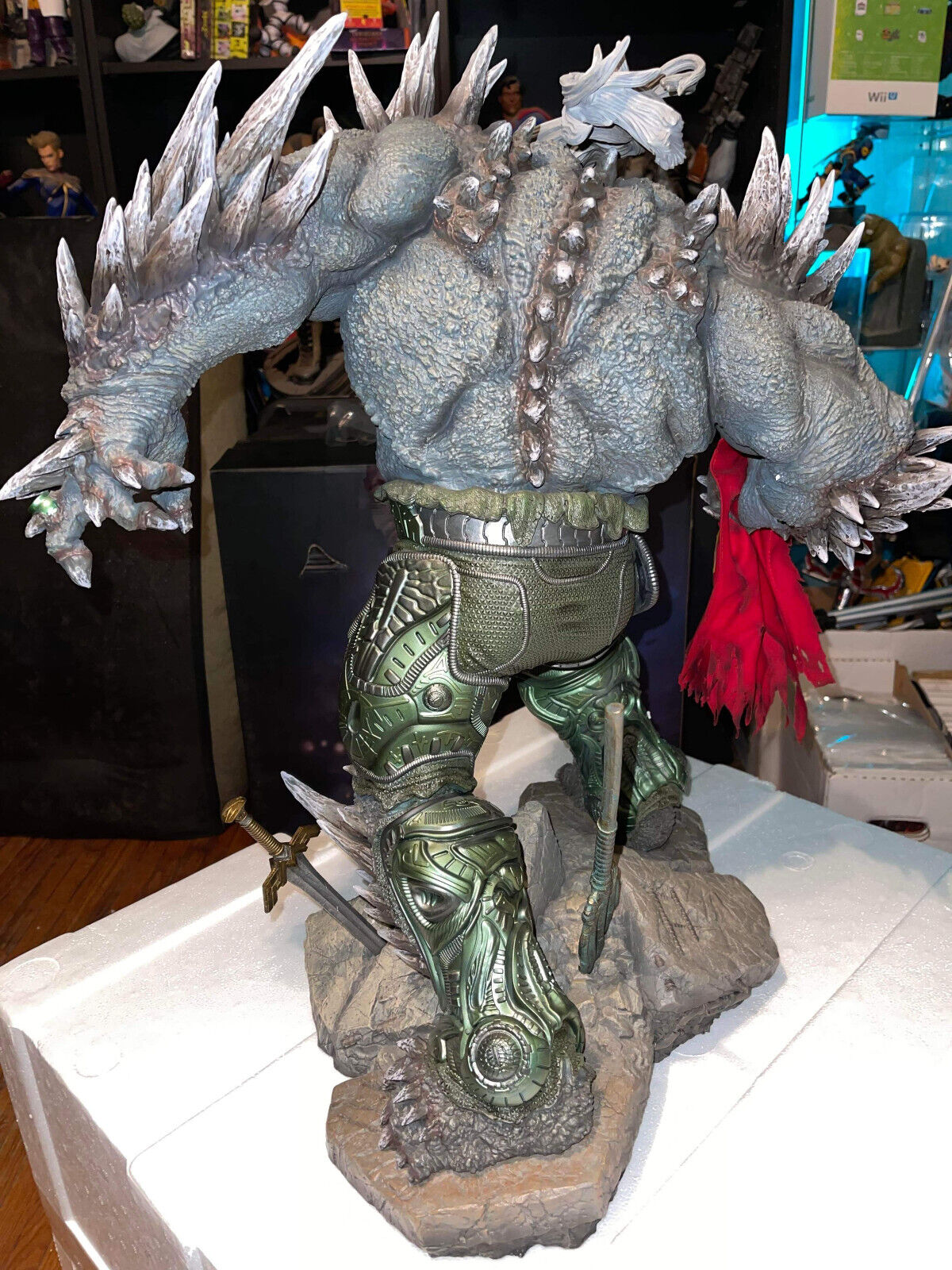 Doomsday DC Comics aquette Sideshow Collectible Statue