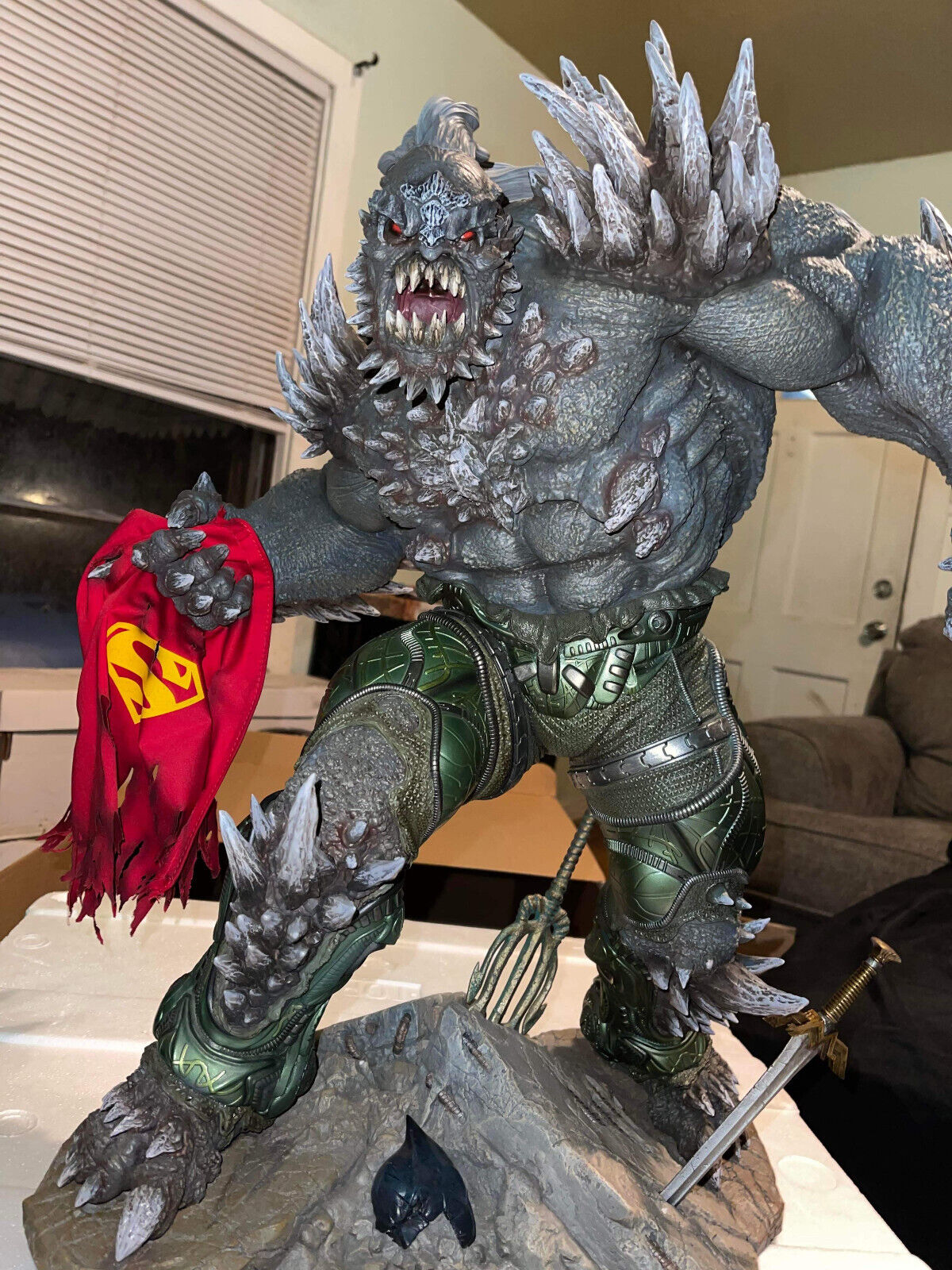 Doomsday DC Comics aquette Sideshow Collectible Statue