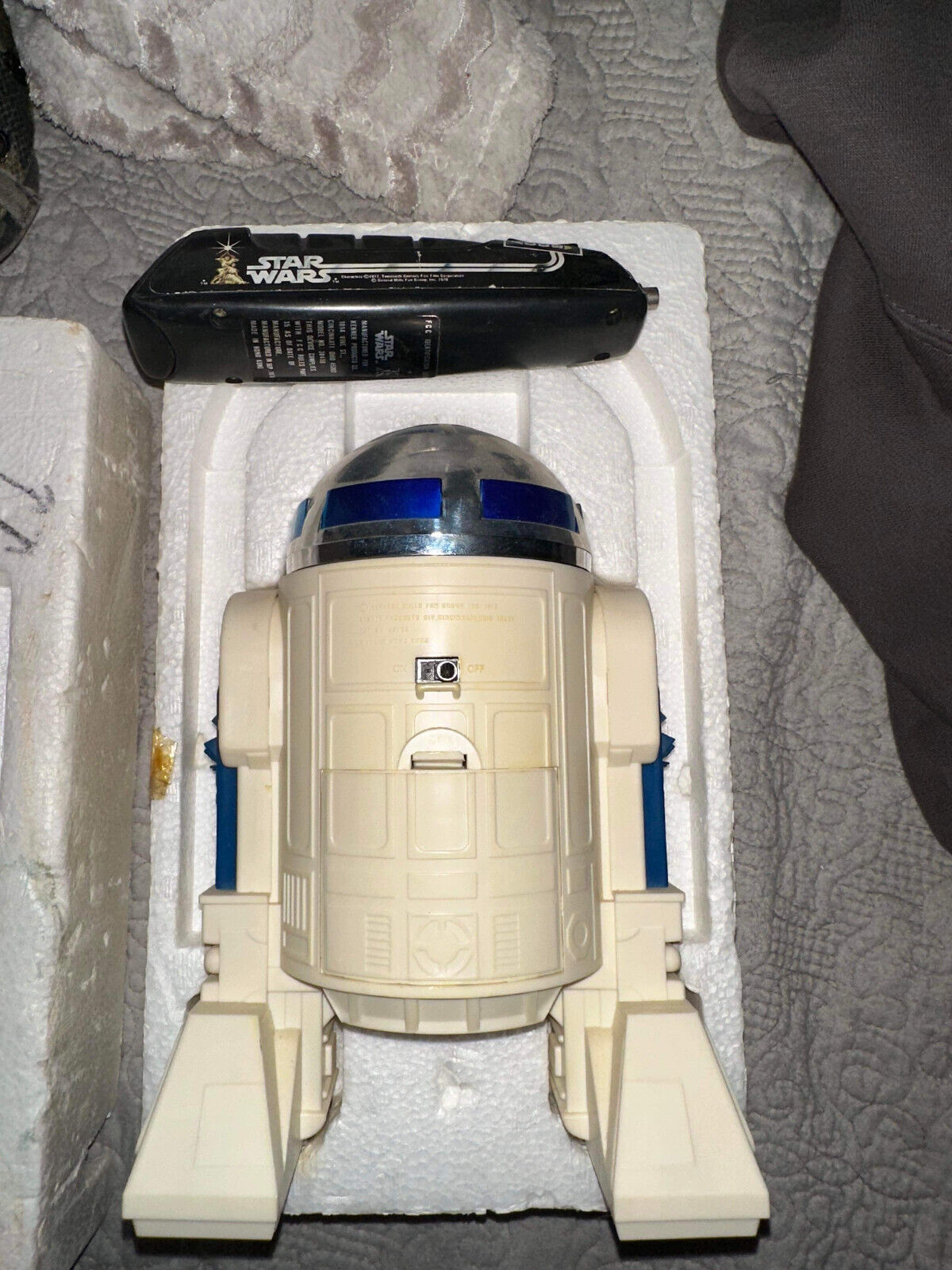 Original Vintage Kenner Star Wars R2-D2 Radio Controlled