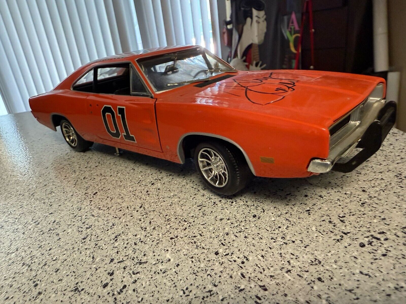 Dukes of Hazzard General Lee 01 - x2 Cast Signed! Diecast Car