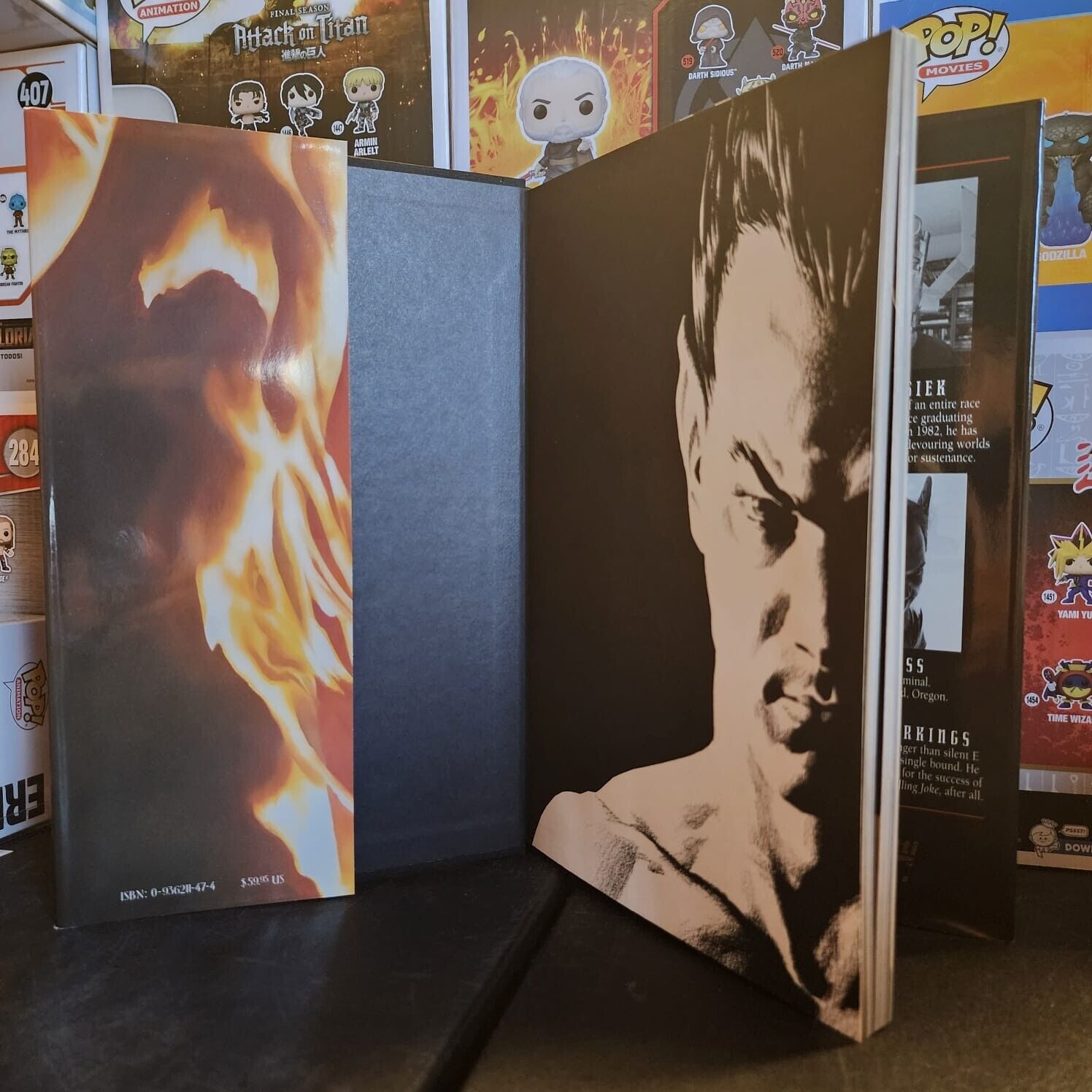 Marvels Limited Edition Signed & Numbered HC Rare Alex Ross 4199/8500