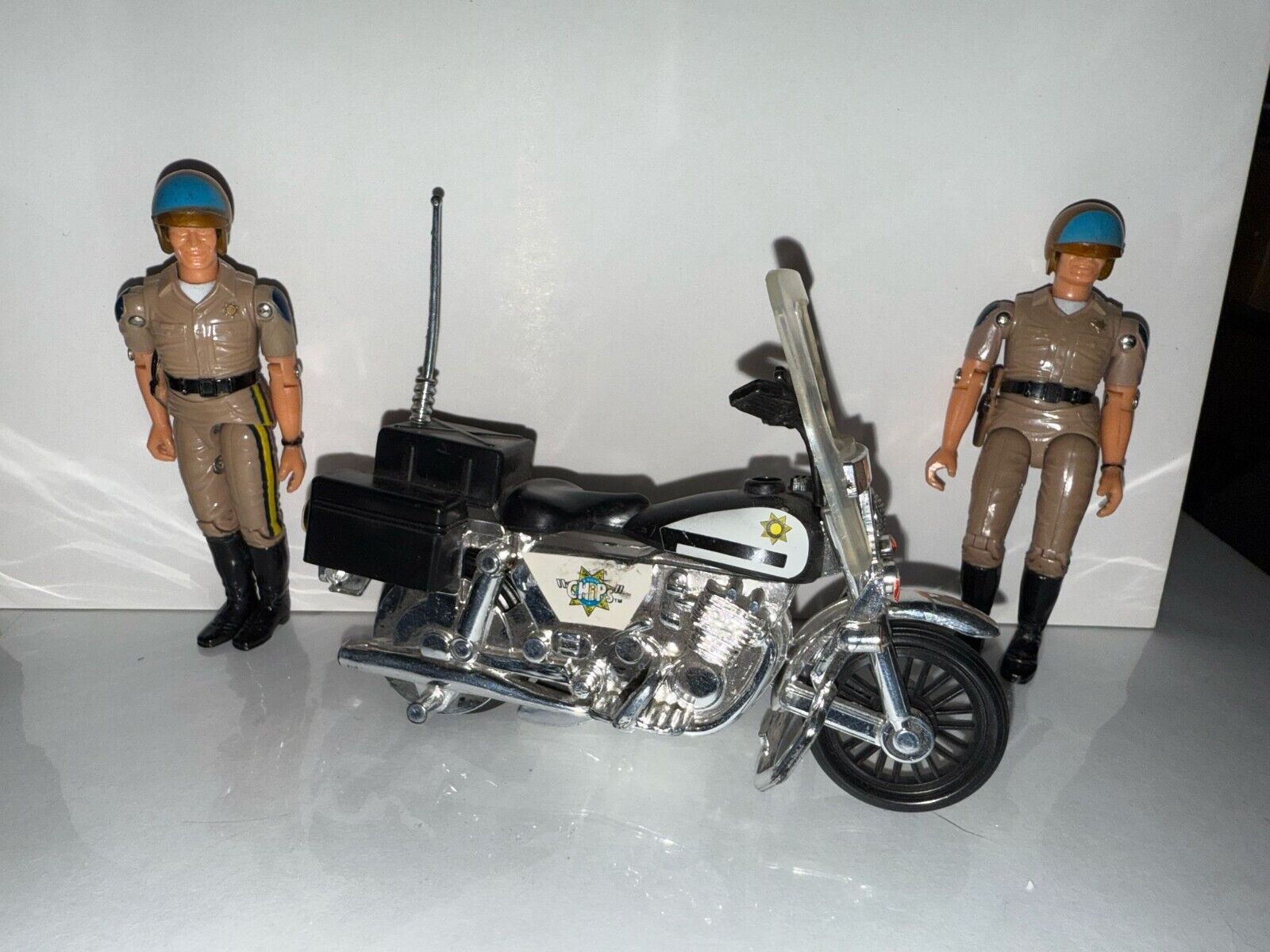Rare 1980 Mego Chips California Highway Patrol Motorcycle w Figures