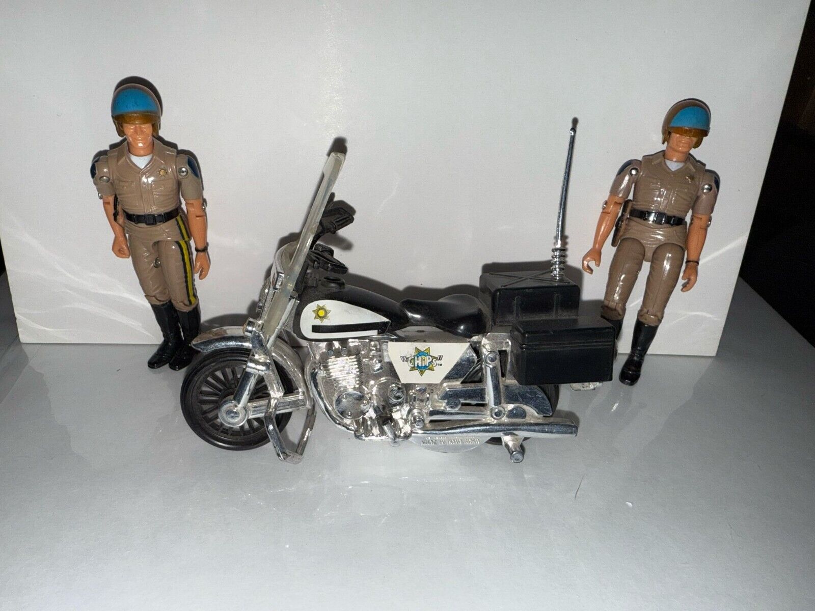 Rare 1980 Mego Chips California Highway Patrol Motorcycle w Figures