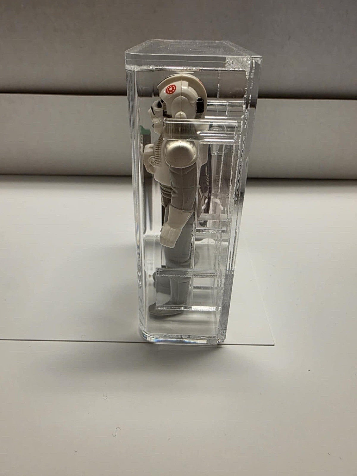 Vintage 1980 Star Wars ESB AT-AT DRIVER RED LOGO AFA 80 NM Loose Commander Hk