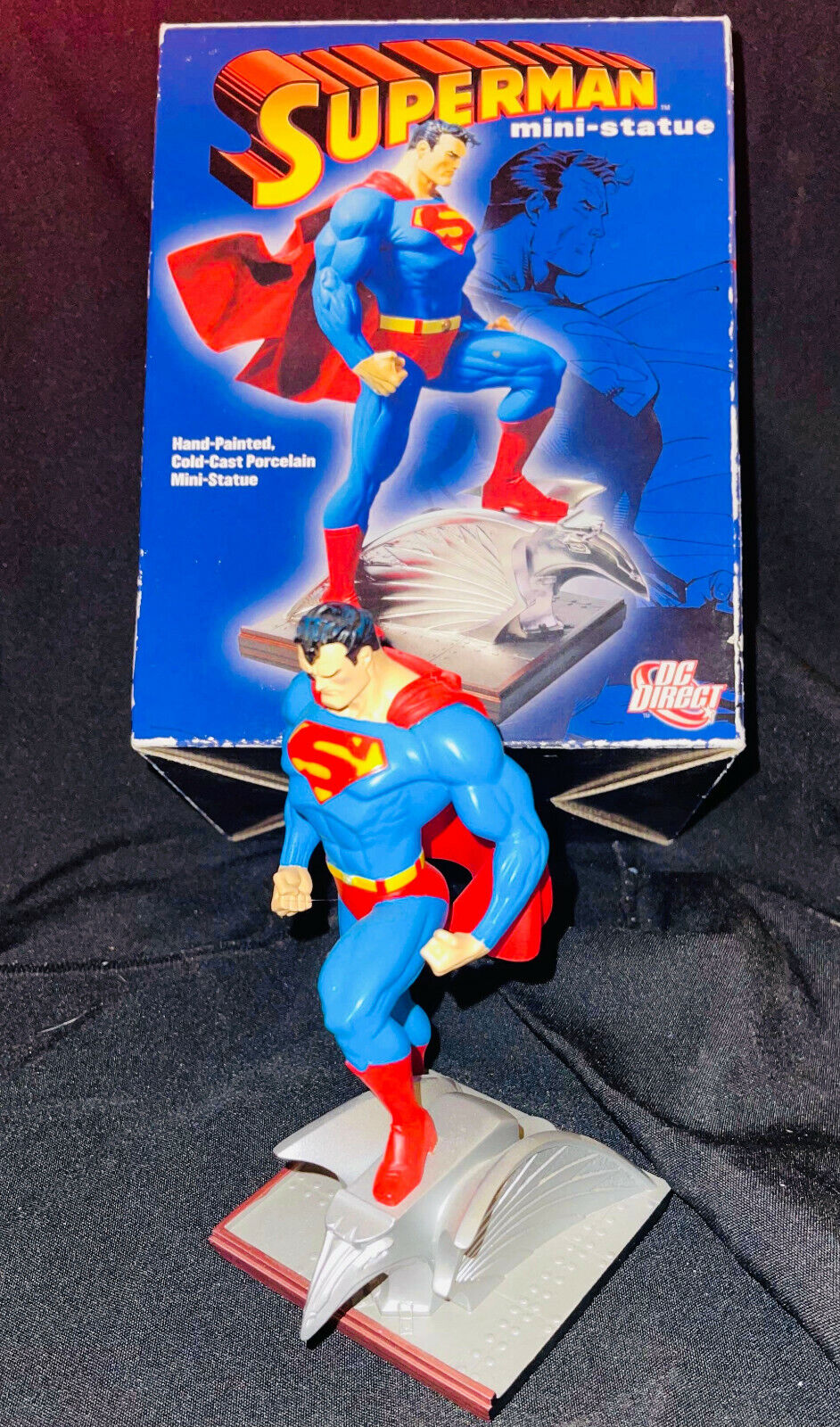 DC Direct Superman Cold Cast Porcelain Mini-Statue - Jim Lee