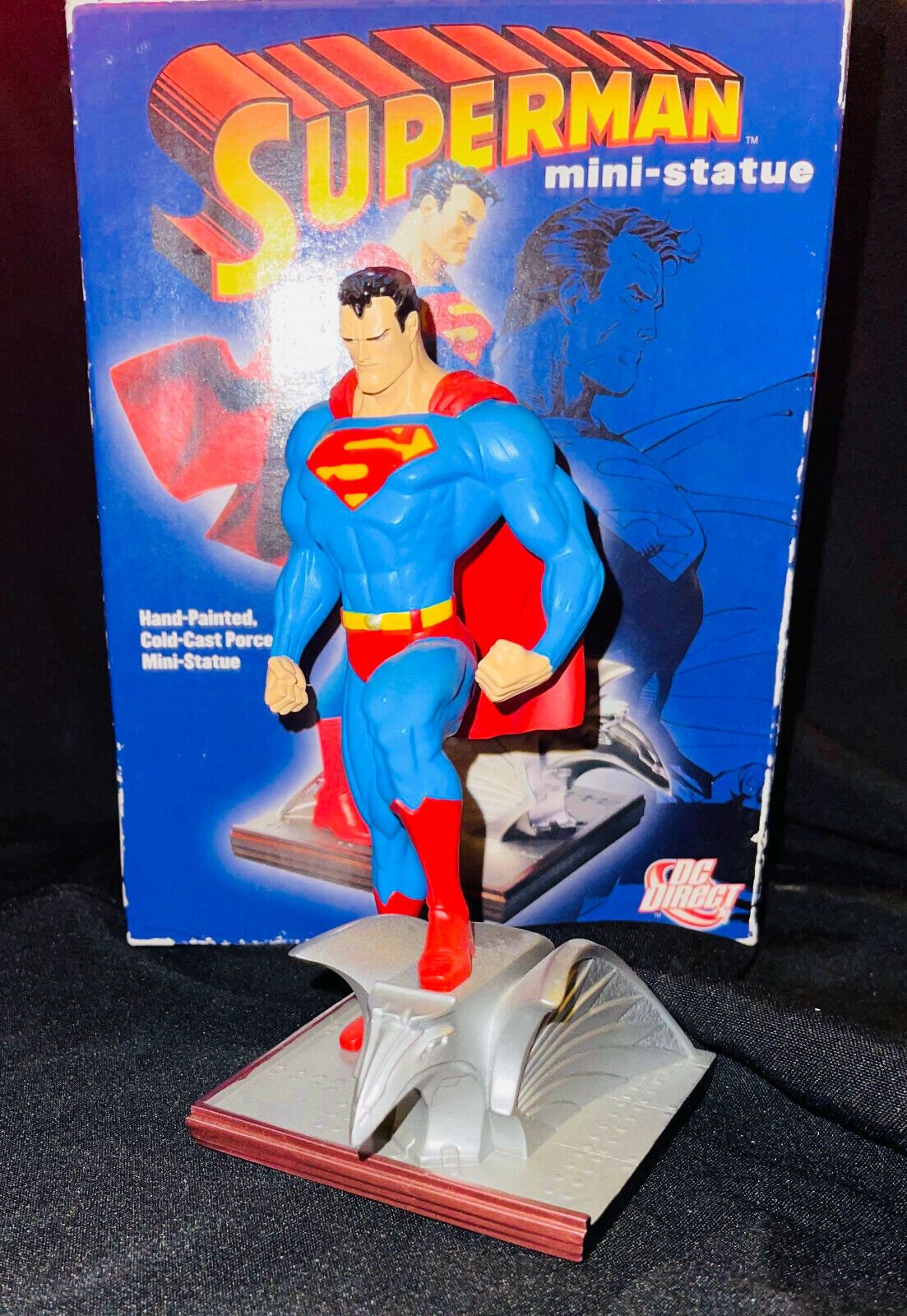 DC Direct Superman Cold Cast Porcelain Mini-Statue - Jim Lee