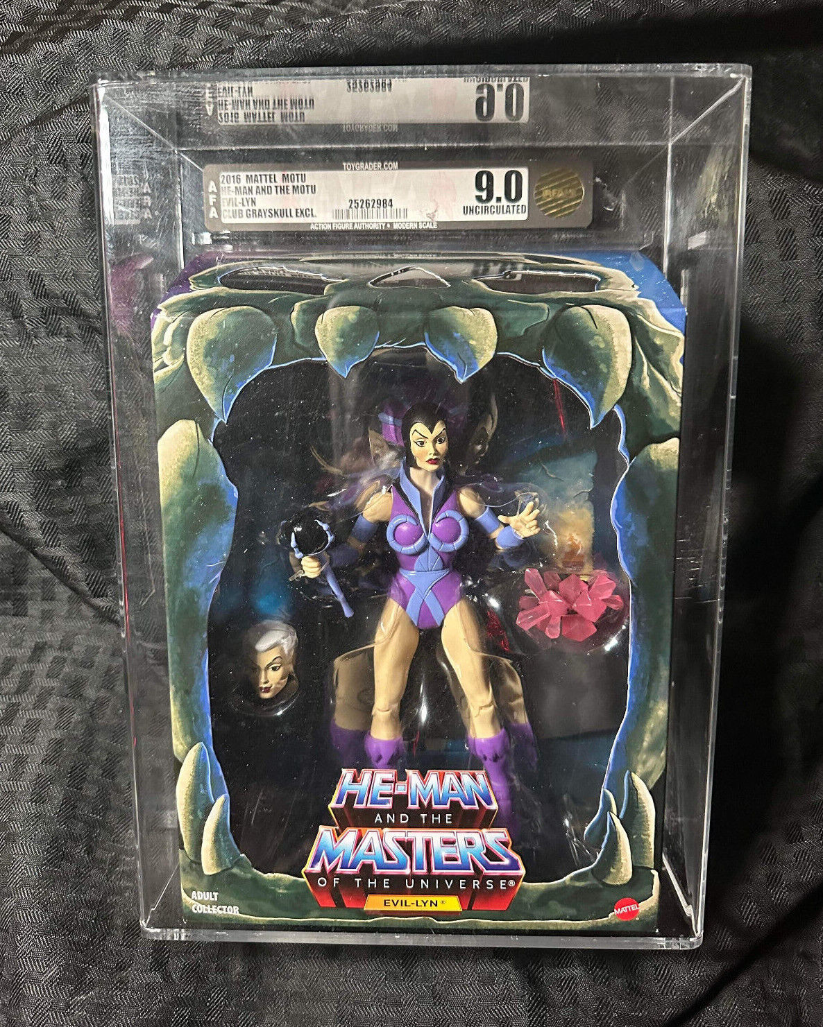 Masters of the Universe Club Grayskull Exclusive EVIL LYNN AFA 90 Action Figure