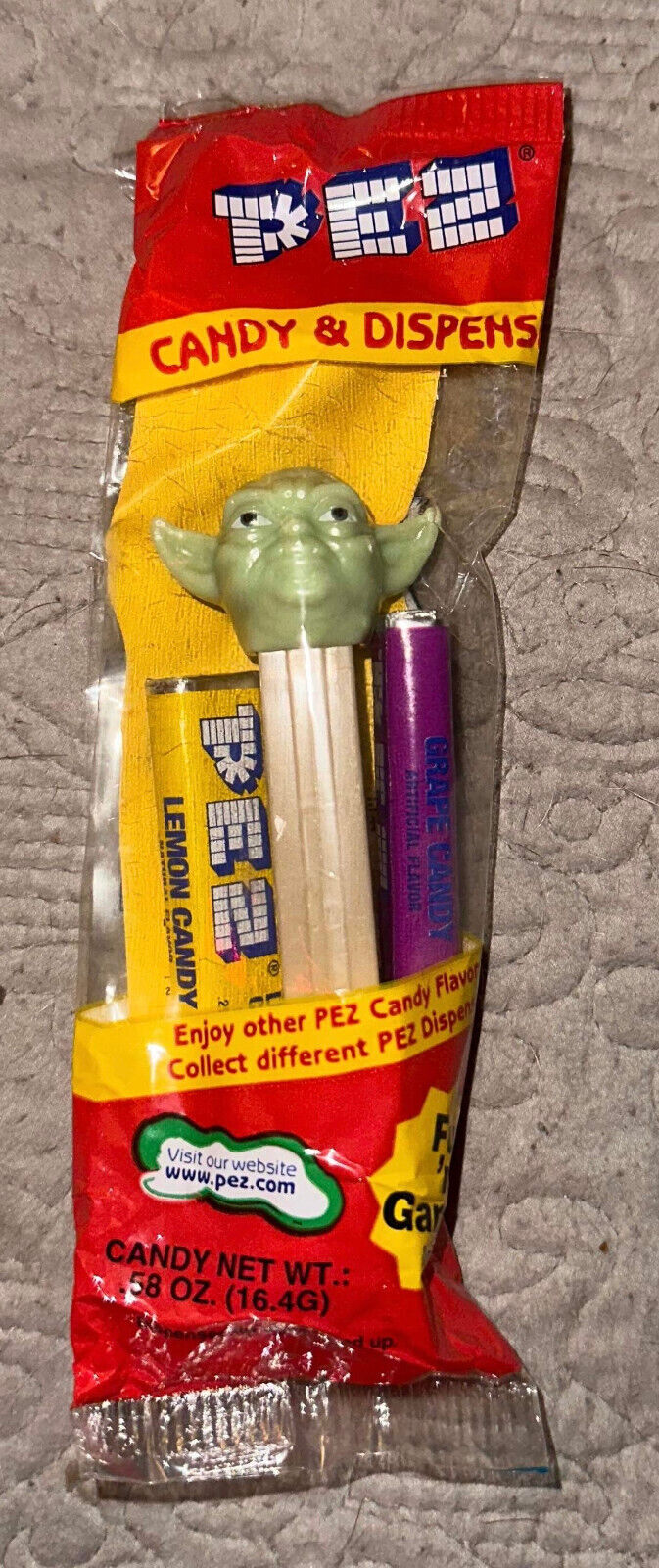 Vintage Star Wars Yoda PEZ Dispenser 1997  RED - Sealed