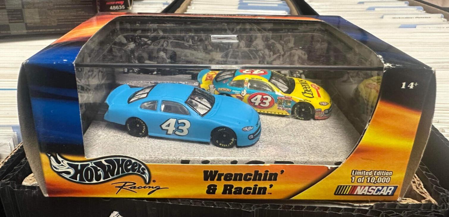 NASCAR Hot Wheels Wrenchin' and Racin'  Blue & Yellow #43